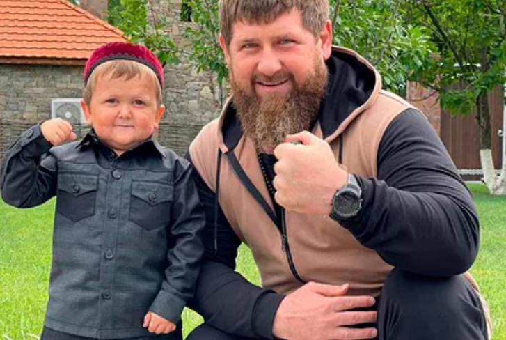 Рамзан Кадыров поддержал Хасбика и подарил ему Mercedes