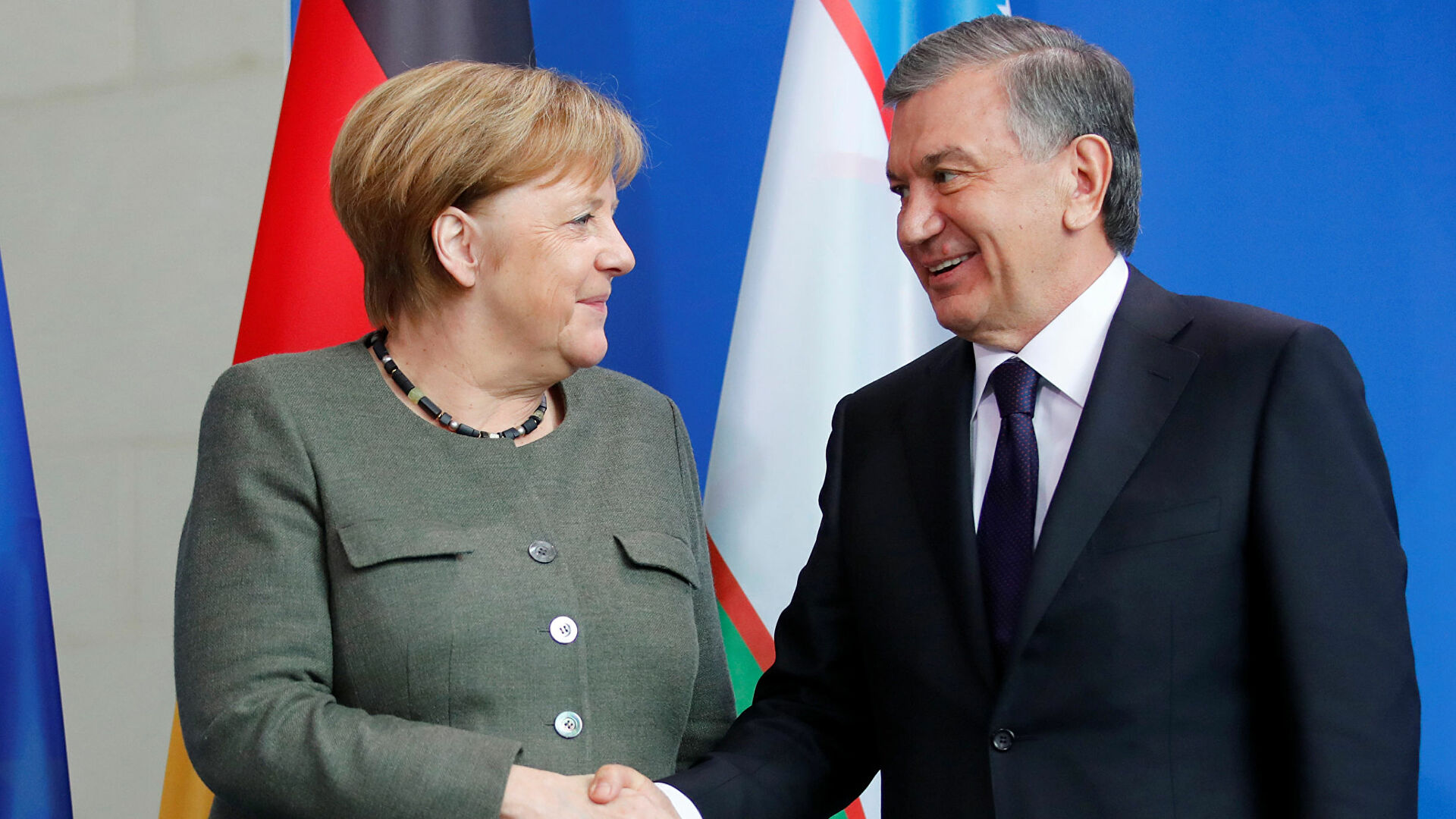 Шавкат Мирзиёев и Ангела Меркель обсудили по телефону ситуацию с Афганистаном