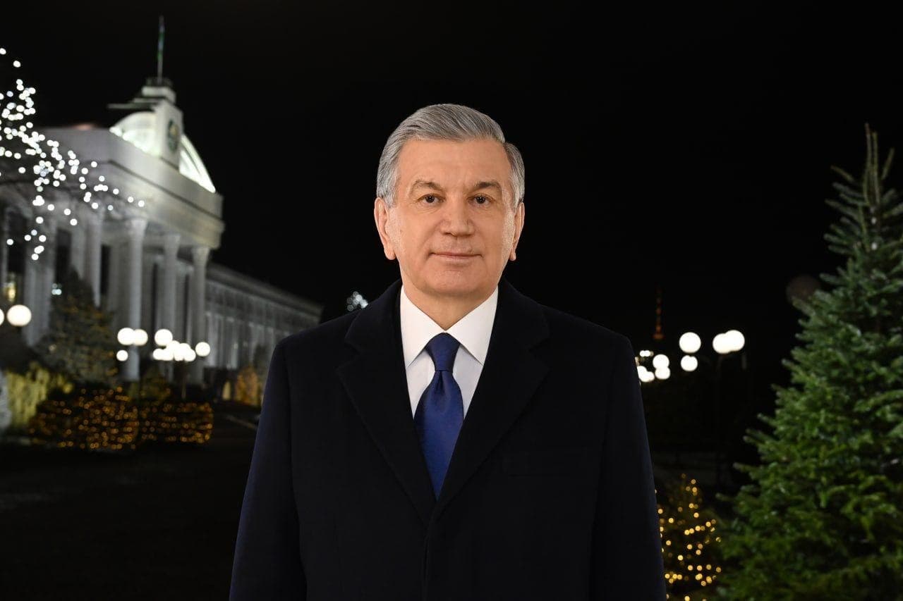 Шавкат Мирзиёев поздравил жителей Узбекистана с Новым годом