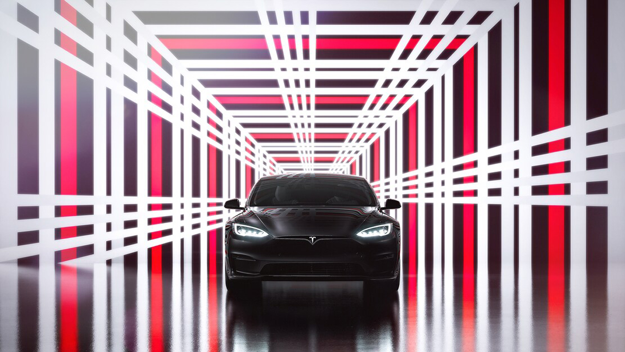 Электромобили Tesla получили милое праздничное обновление