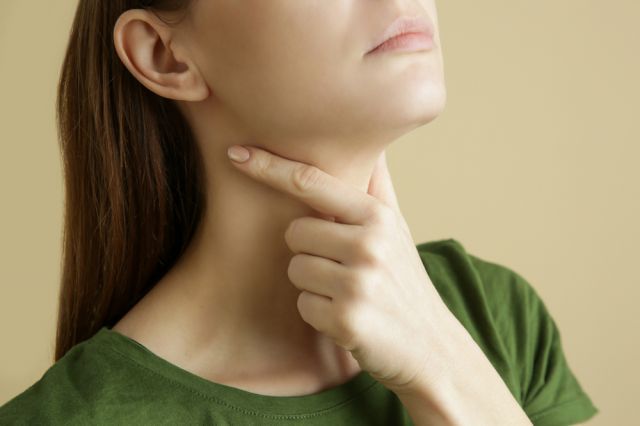 Популярный способ лечить горло не работает, как теперь выздоравливать?
