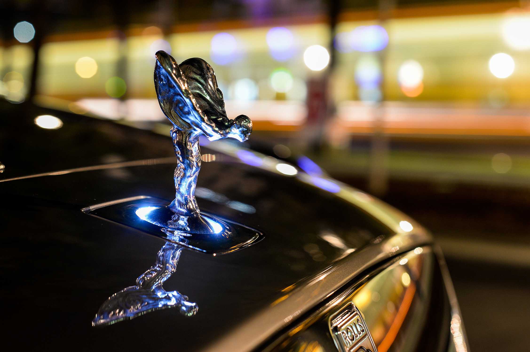 В сети показали второй Rolls-Royce Boat Tail с необычной окраской