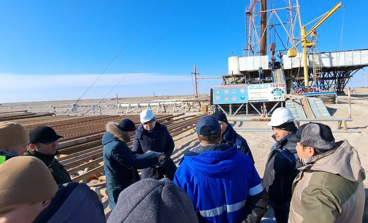 Рабочая группа Узбекнефтегаза изучает выполняемые работы по добыче газа и увеличению запасов в Устюртском регионе