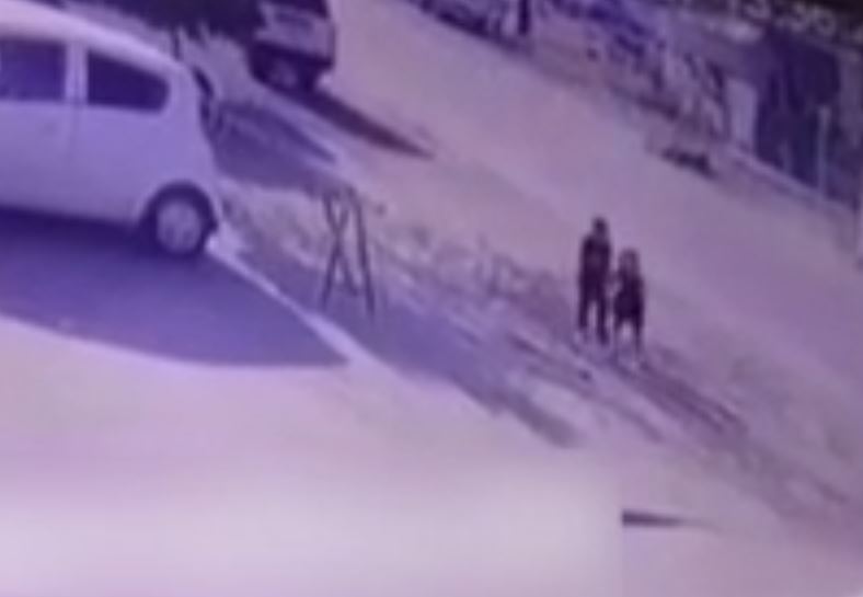 В Фергане несовершеннолетний водитель сбил двух детей и врезался в Nexia-3 (видео)