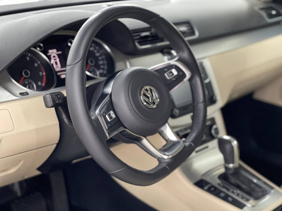 Volkswagen получил патент на руль со встроенными кнопками
