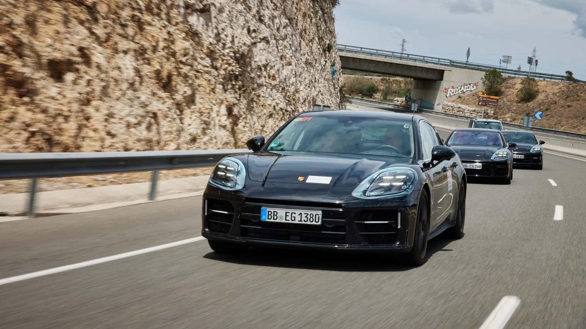 Porsche раскрыл дату презентации обновленной Panamera