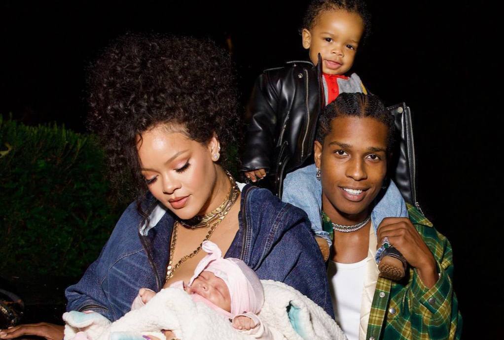 Рианна и A$AP Rocky впервые показали новорожденного ребенка