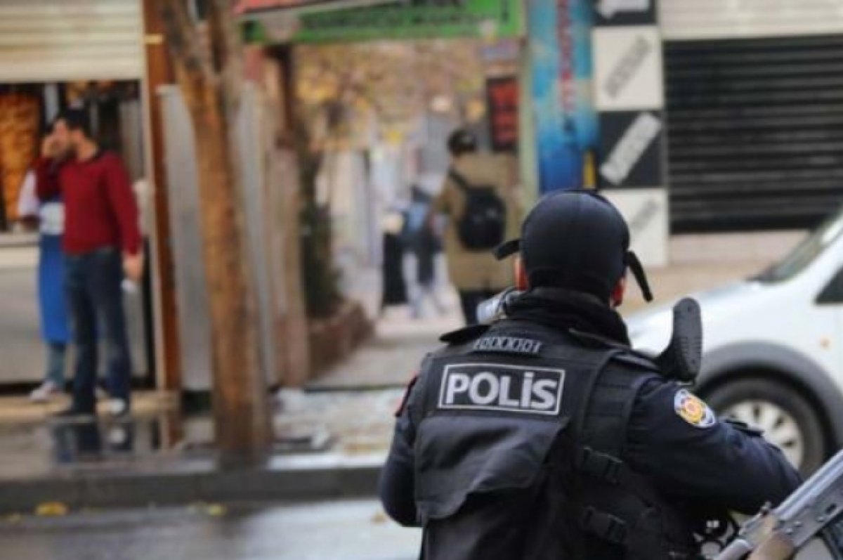 В Турции по подозрению в связях с террористами задержали почти 150 человек