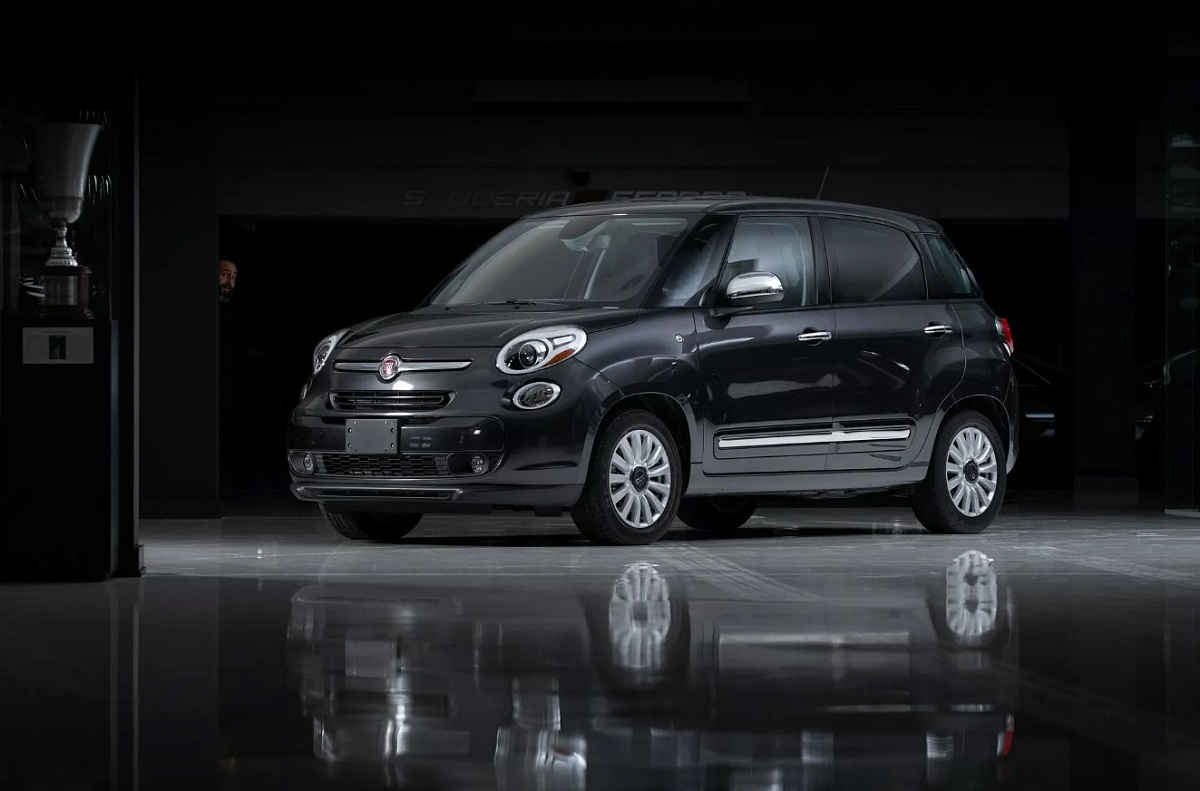 В США продают Fiat 500L, на котором ездил Папа Римский