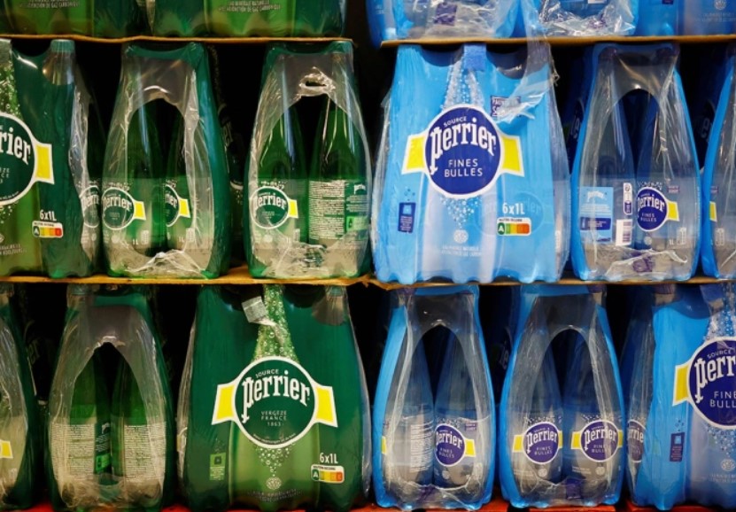 От Nestle потребовали закрыть завод по производству премиальной воды Perrier из-за фекальных бактерий