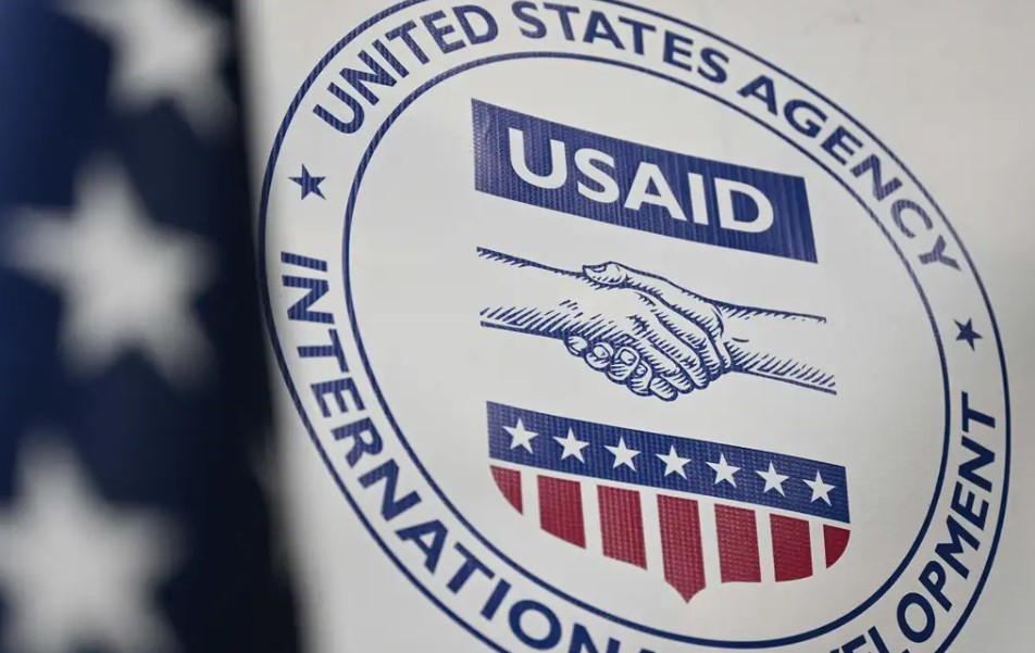 Финансирование сомнительных проектов и передача Госдепартаменту: в США обрушились с критикой на USAID
