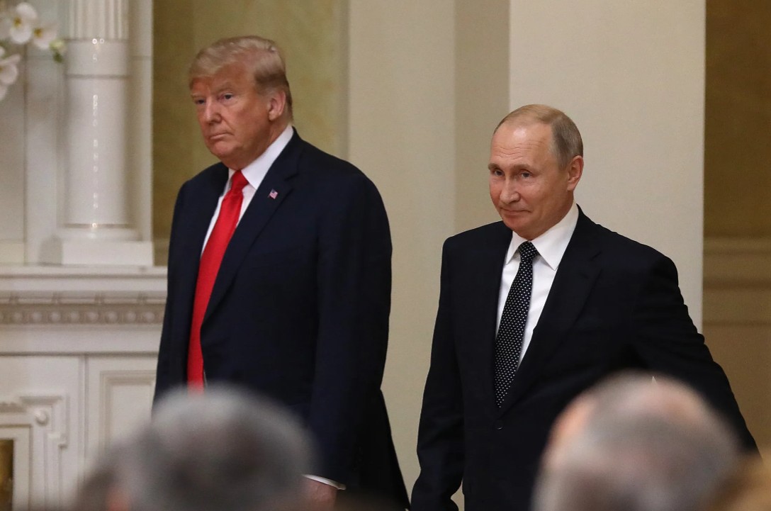 Ушаков: Россия и США договорились о встрече Путина и Трампа