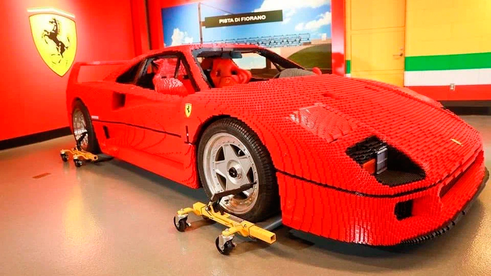 В Америке собрали полноразмерную модель Ferrari F40 из Lego