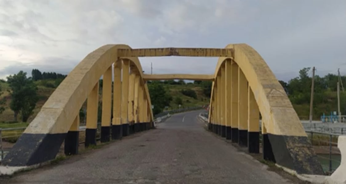 В Ташобласти закроют знаменитый «горбатый» мост на два месяца