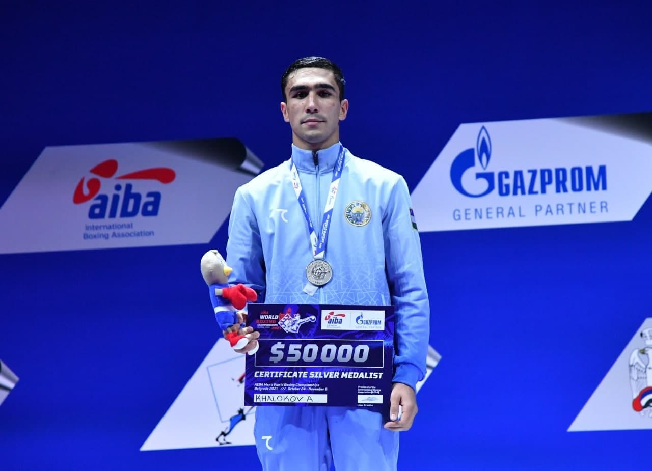 Абдумалик Халаков - серебряный призер Чемпионата мира по боксу