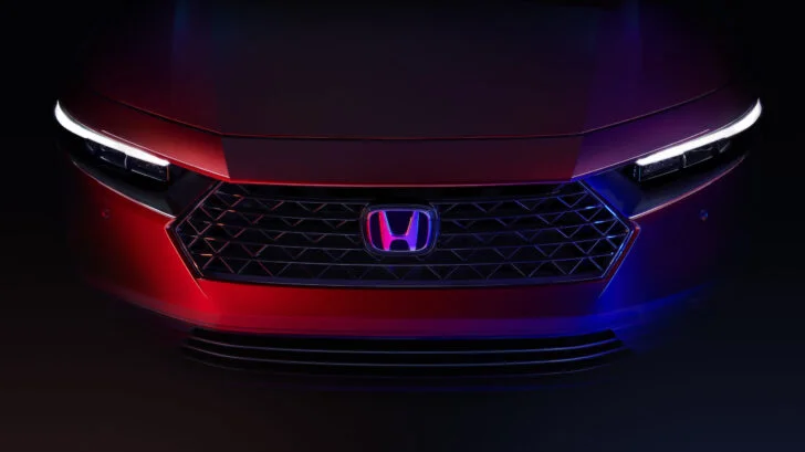Honda впервые презентовала новый Accord на тизере