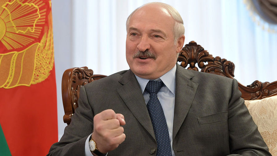Лукашенко сообщил, что переболел COVID-19 «на ногах» 