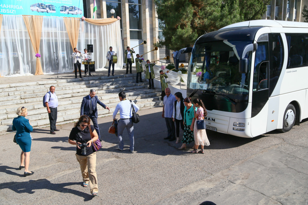 Между Узбекистаном и Таджикистаном восстановили автобусные рейсы