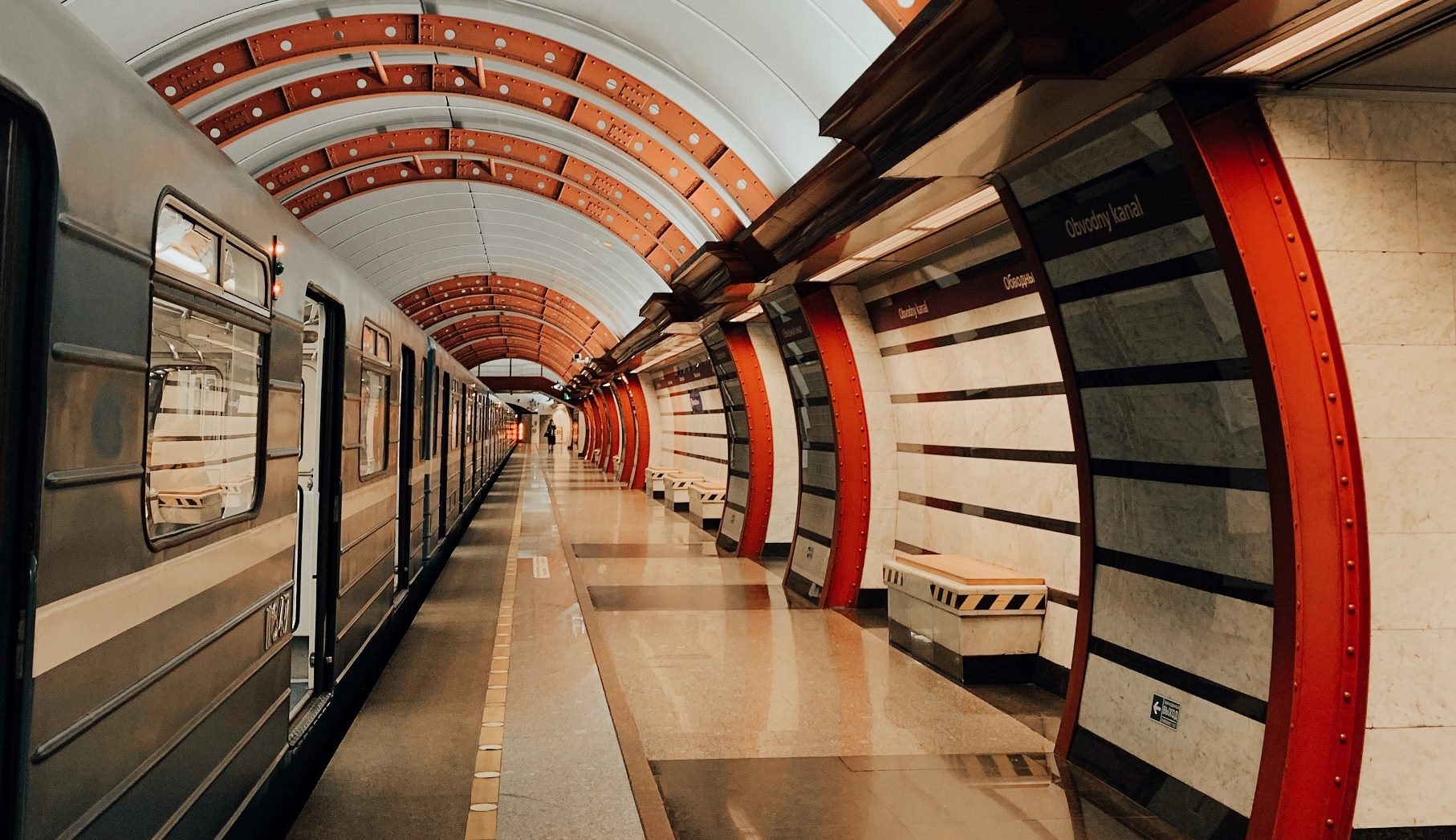 В Петербурге задержали подозреваемого в приставании к школьнице в метро