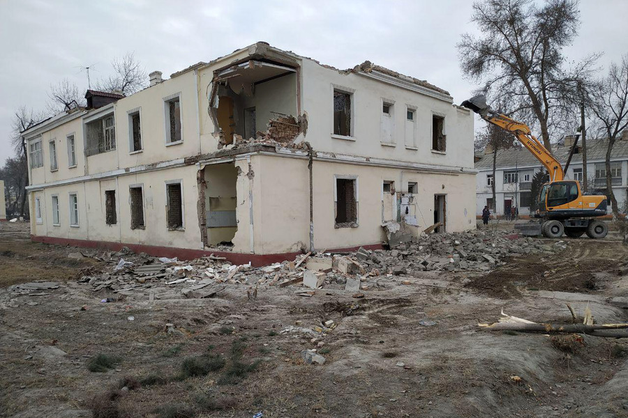 В Каракалпакстане обвалилась стена: есть погибшие