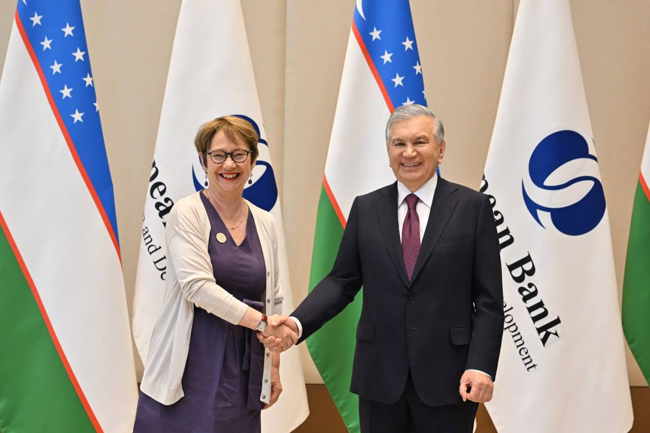 Shavkat Mirziyoyev Yevropa tiklanish va taraqqiyot banki prezidentini qabul qildi