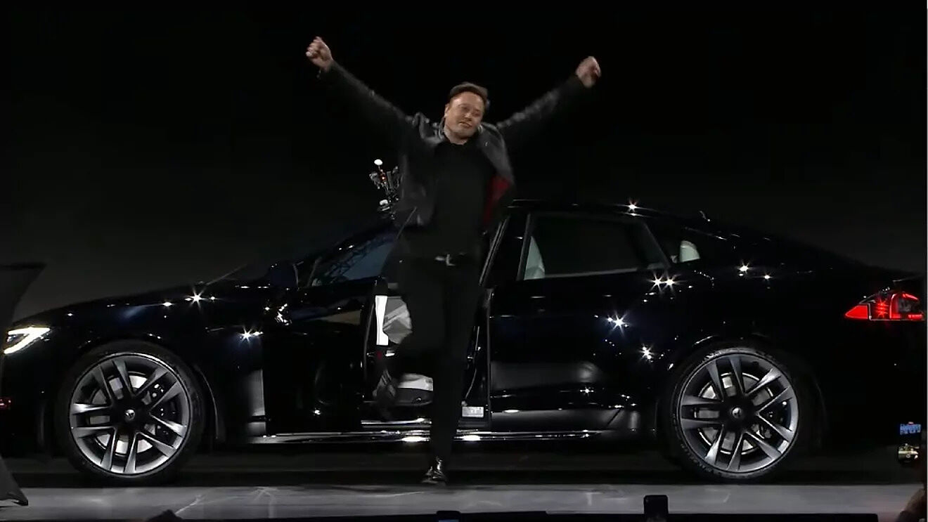 Илон Маск объяснил, почему запас хода электромобилей Tesla не следует увеличивать