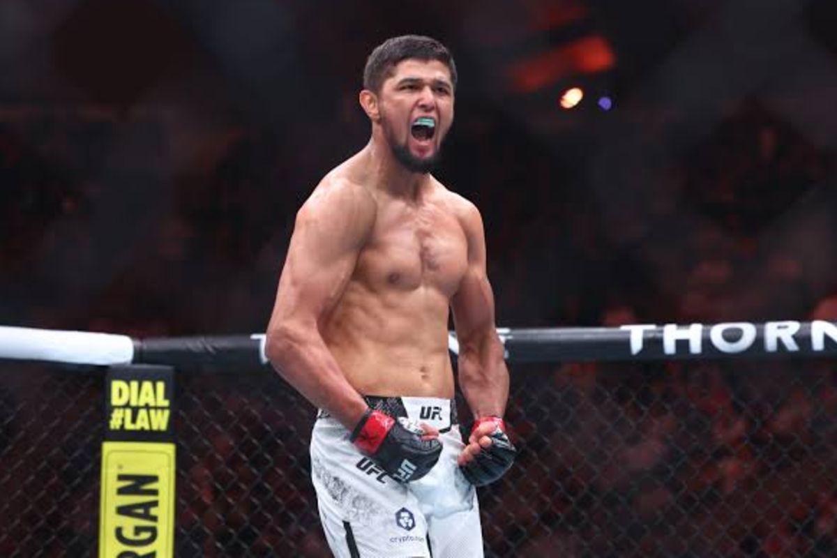 Нурсултан Рузибоев поднялся в рейтинге UFC