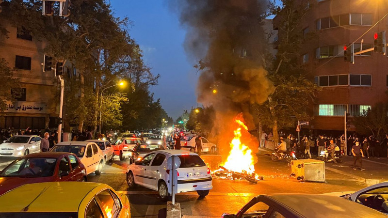 В Иране в ходе массовых протестов погибли более 10 человек