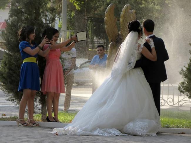 В Узбекистане придумали, как усложнить вступление в брак 