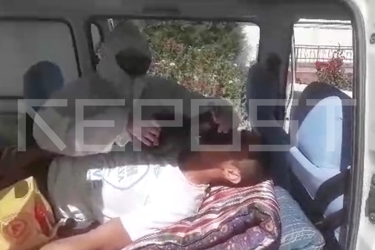 Сотрудники скорой в Заамине сняли на видео задыхающегося от пневмонии коллегу: ему не помогли врачи