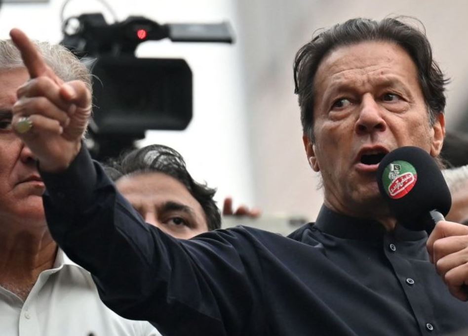 Пакистанский суд отложил исполнение приговора экс-премьеру Имран Хану