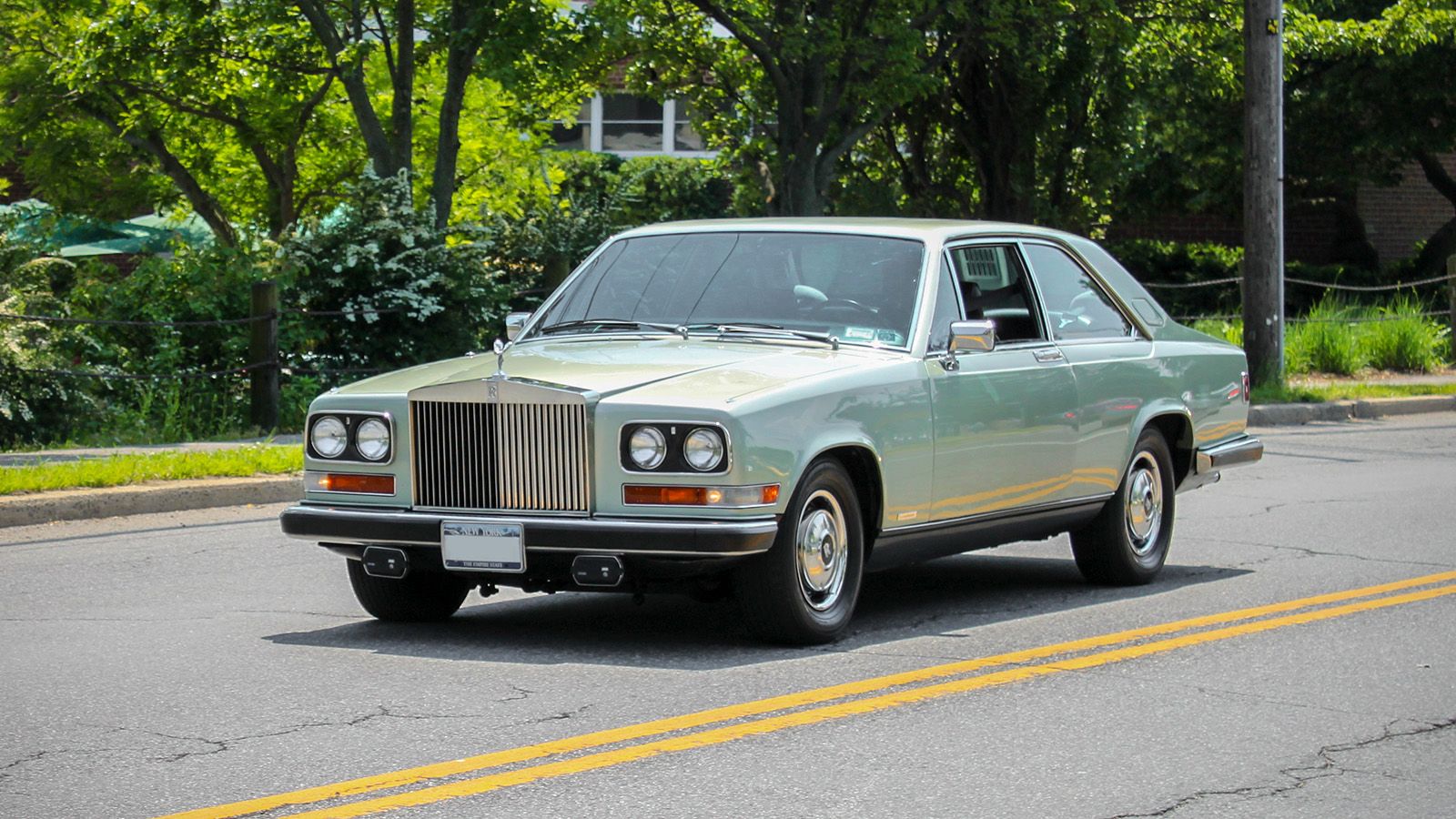 На аукционе продали один из самых необычных Rolls-Royce в истории бренда
