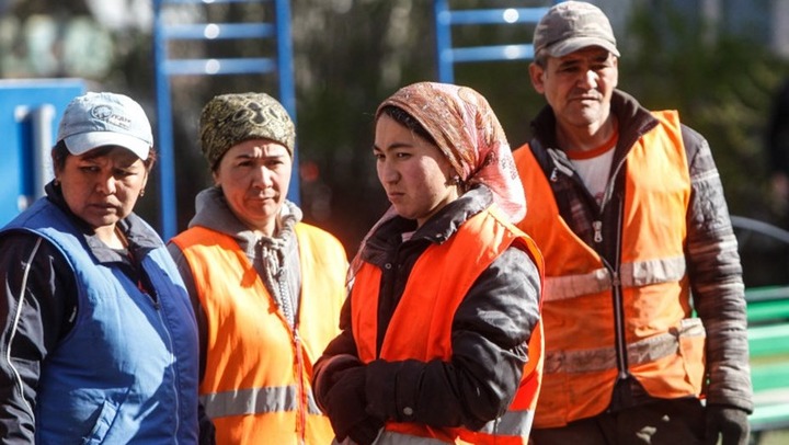 Озвучены страны, в которые чаще всего уезжают узбекистанки на заработки