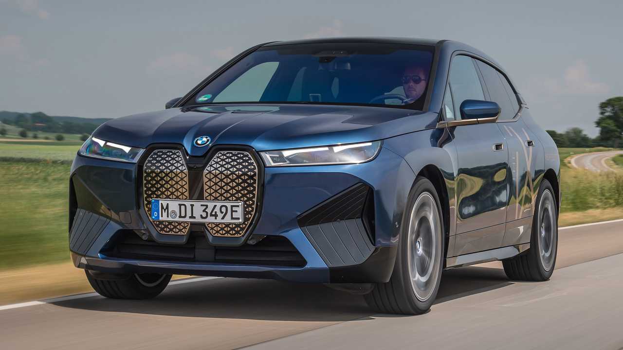 В BMW рассказали о предельном запасе хода своих электромобилей