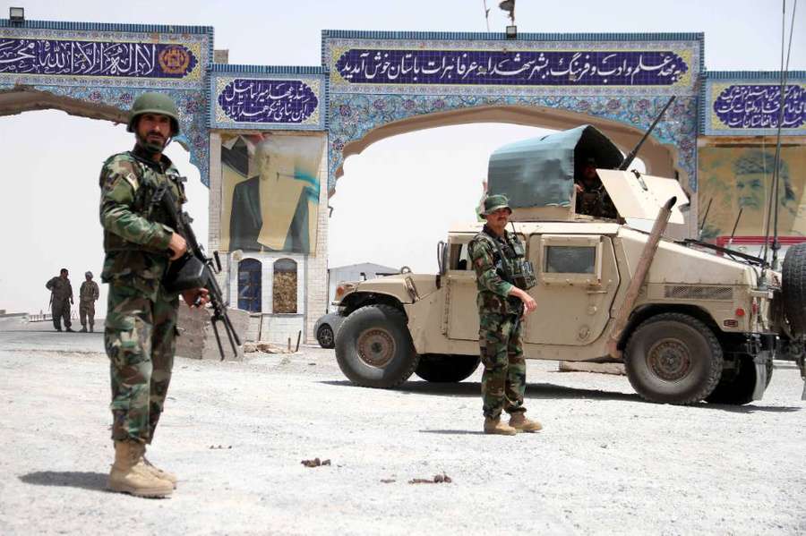 МИД Туркменистана опровергло сообщение о стягивании военной техники к границе с Афганистаном