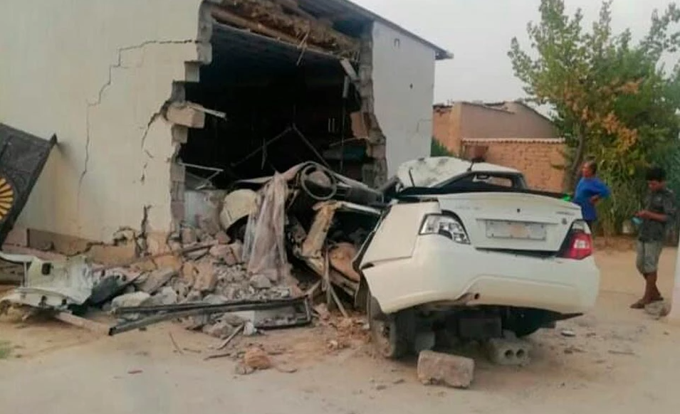В Кашкадарьинской области «Нексия» влетела в магазин и снесла стену