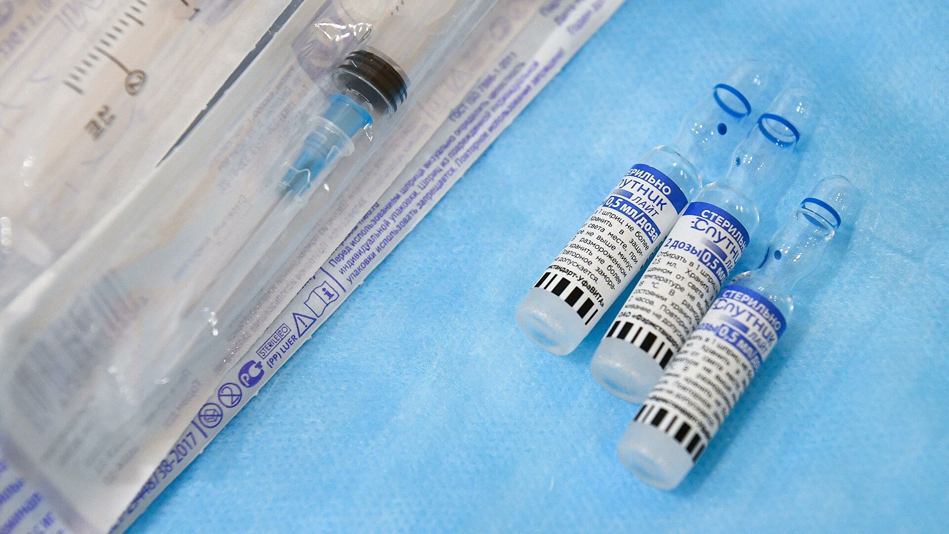 Глава СЭС Узбекистана назвал вакцину от коронавируса «Спутник Лайт» удобной – завезут ли ее в нашу страну?
