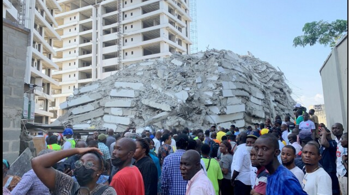 В Нигерии обрушилось 22-этажное здание: под завалами оказались около 100 человек 