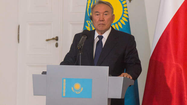 В Казахстане Назарбаева лишат пожизненных должностей