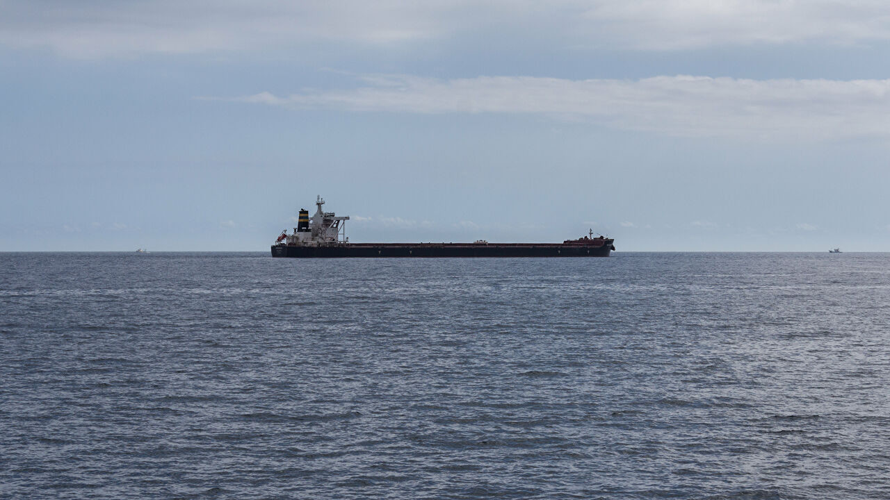 У берегов Нигерии взорвалось нефтедобывающее судно