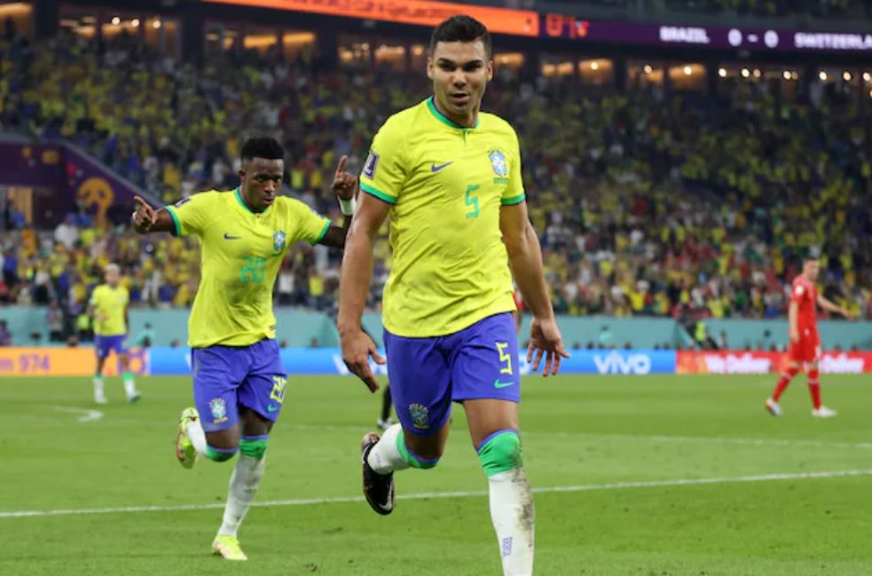 Пушечный выстрел Каземиро вывел Бразилию в плей-офф мундиаля — видео