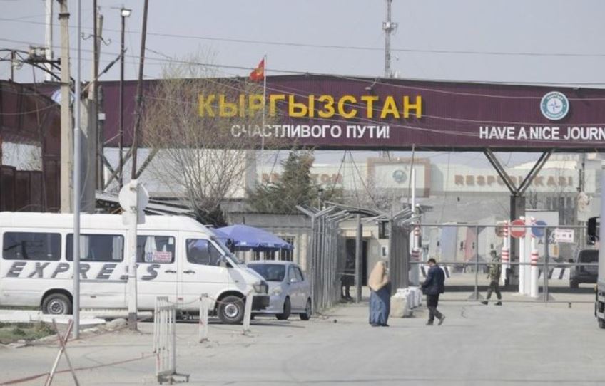 В Кыргызстане поймали узбекистанца, пытавшегося провезти на родину более 1 млн рублей