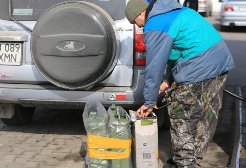 Казахстан до конца года запретит вывозить нефтепродукты за пределы ЕАЭС