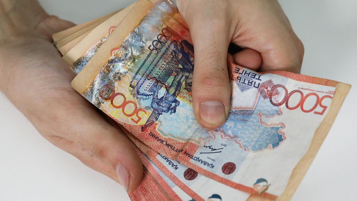 Курсы на 11 апреля: в Узбекистане подорожали все валюты, кроме тенге и иены