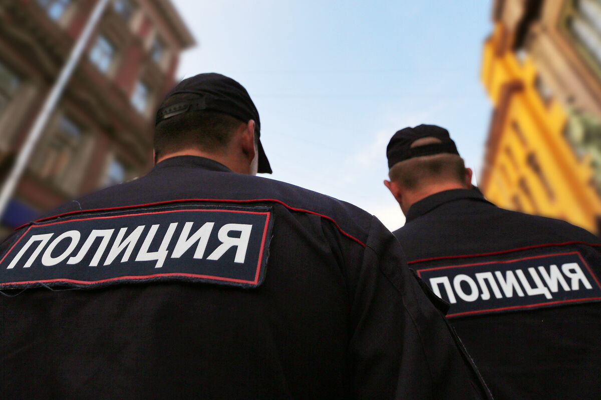 «Все полицейские — ублюдки»: в Москве узбекистанца арестовали за антиполицейское тату на шее