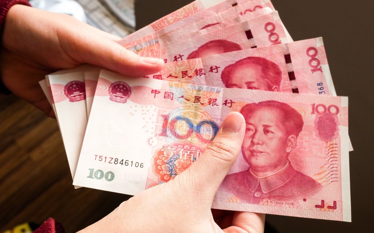 Курсы на 10 октября: упали все валюты, кроме юаня и тенге