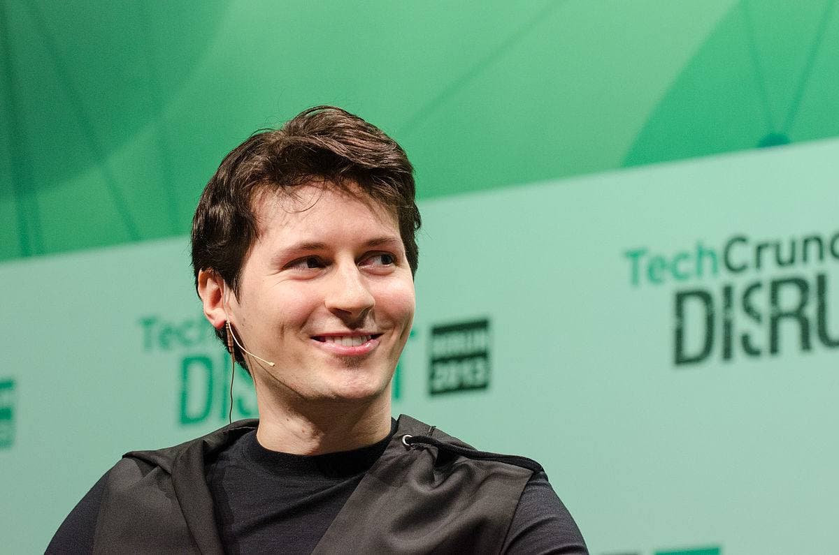 Павел Дуров анонсировал функцию отключения официальной рекламы в Telegram. Спойлер - она будет платной