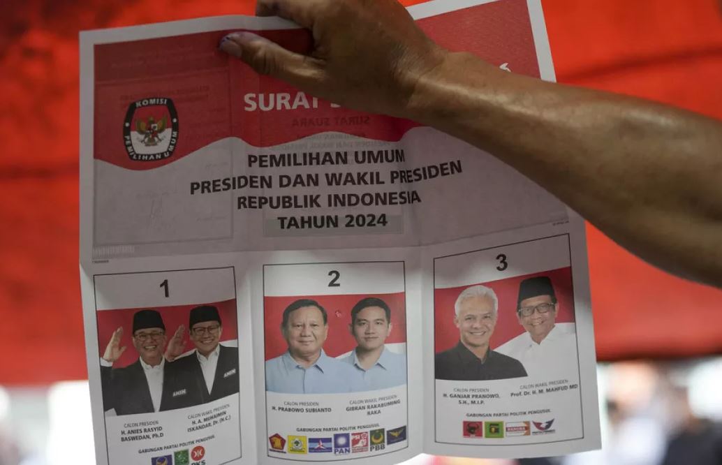 Почти 90 членов избиркомов Индонезии умерли от переутомления после президентских выборов