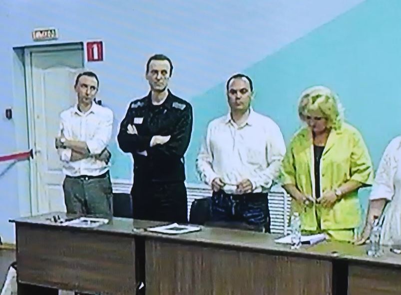 Навального приговорили к 19 годам колонии особого режима по делу об экстремизме