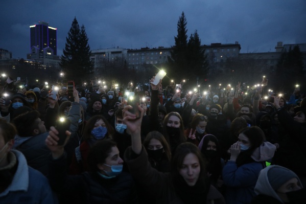 Как прошли митинги в Москве и Санкт-Петербурге в поддержку Навального?